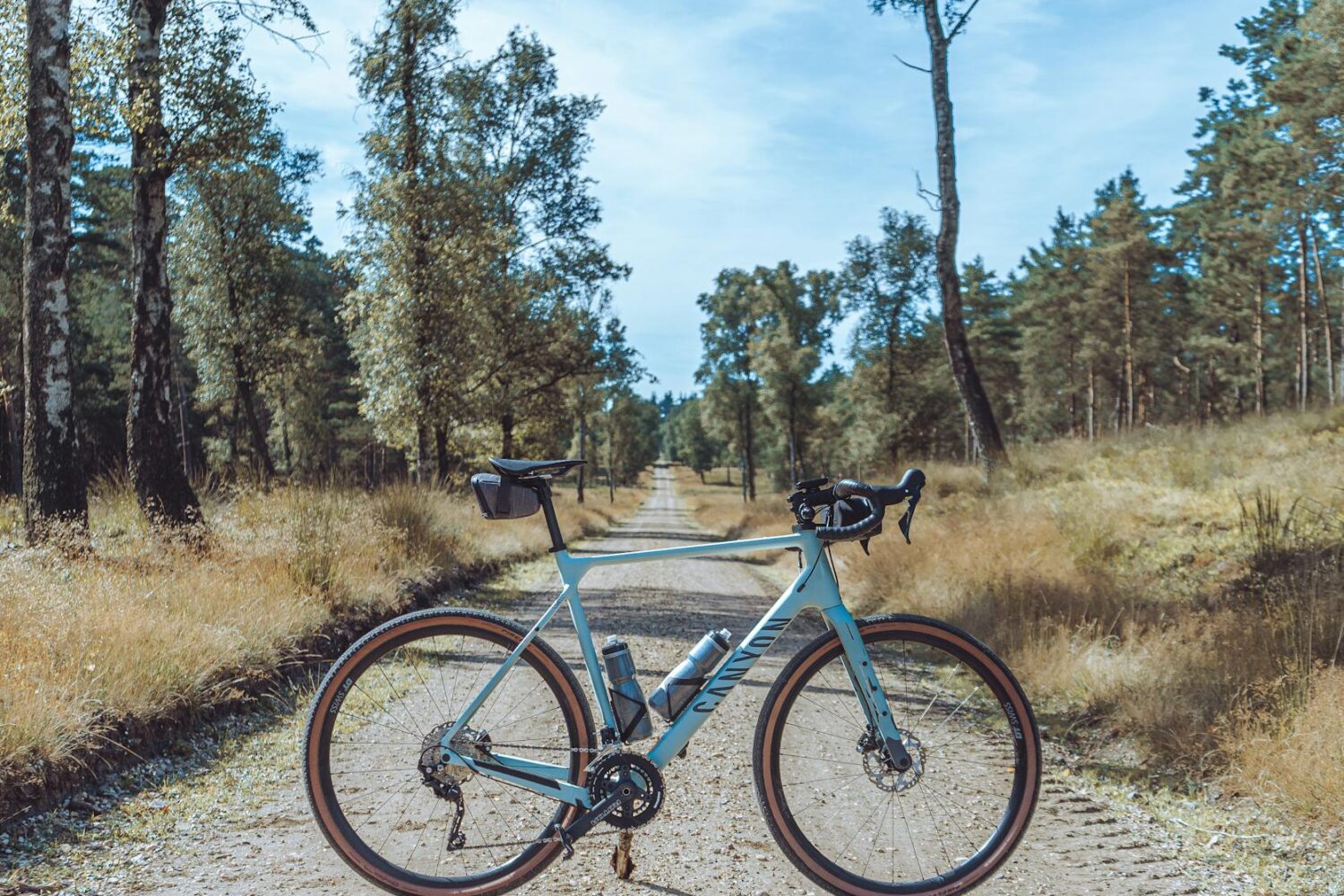 Gravel vs vélo route : comment choisir le bon type selon sa pratique