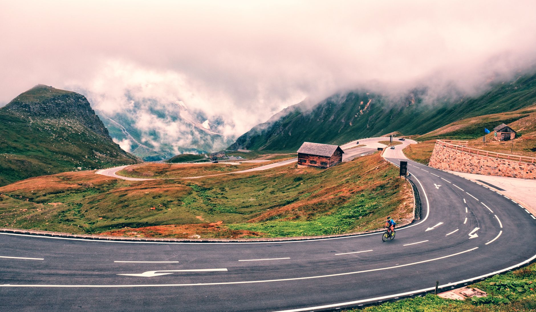 Profil et distance du col du Petit-Saint-Bernard à vélo : comprendre l’ascension avant de la tenter — cycliste route montagne Petit-Saint-Bernard