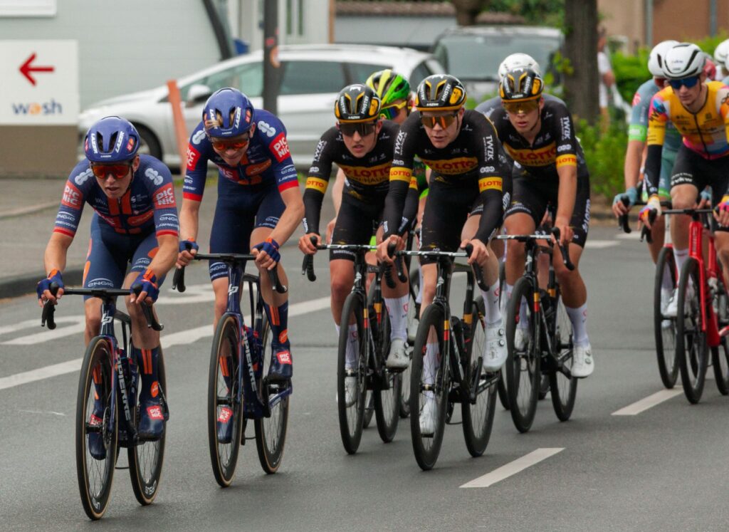 Le dopage dans le cyclisme, — scandale de dopage cycliste course