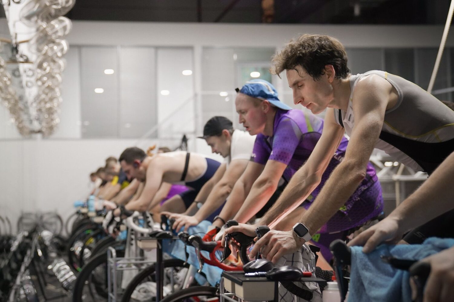 Le RPM, ce cours de vélo indoor qui fait grimper le cardio