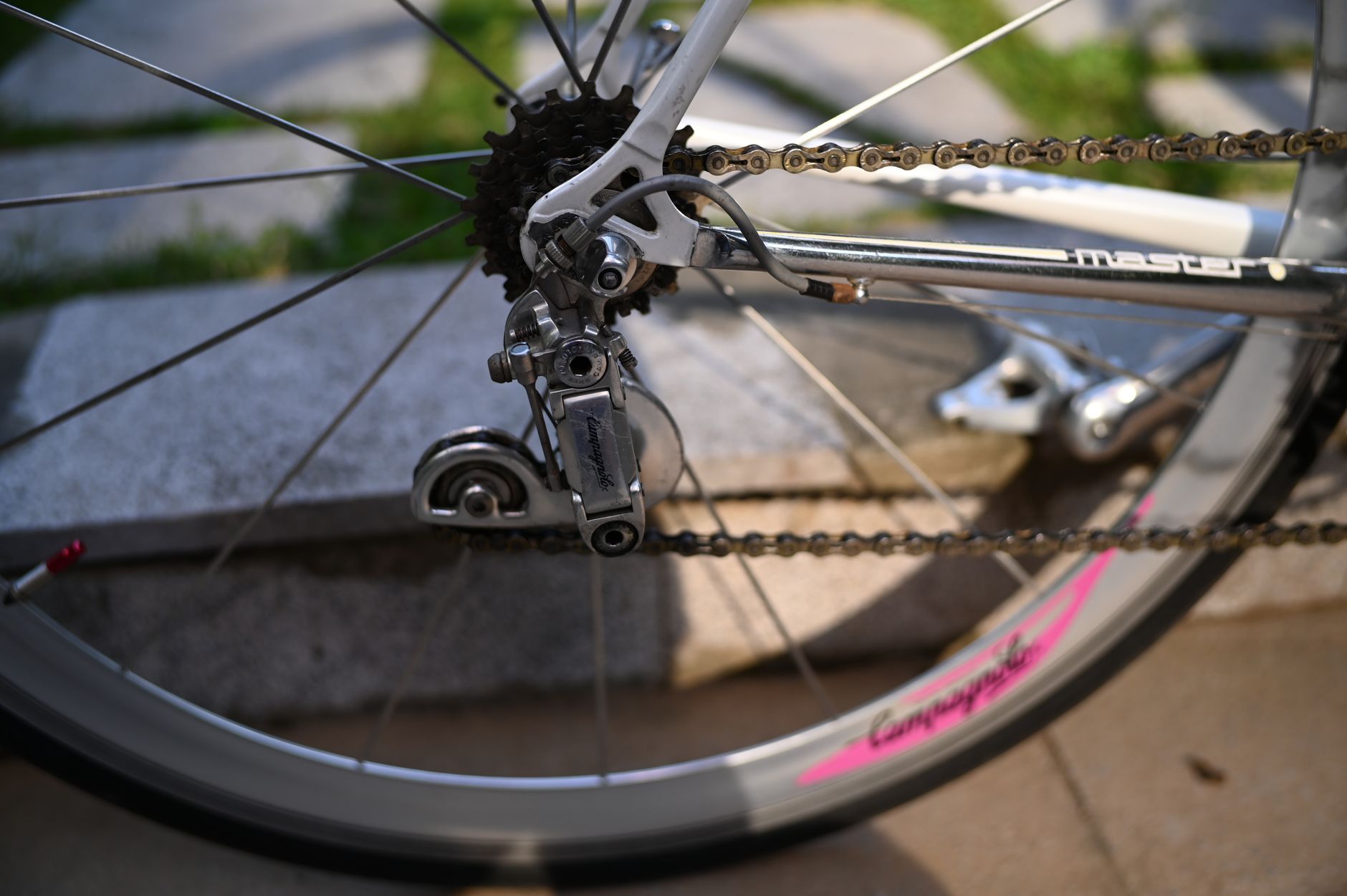 Nettoyer sa chaîne de vélo au vinaigre blanc : ce que ça fait vraiment au métal — chaîne de vélo propre au vinaigre
