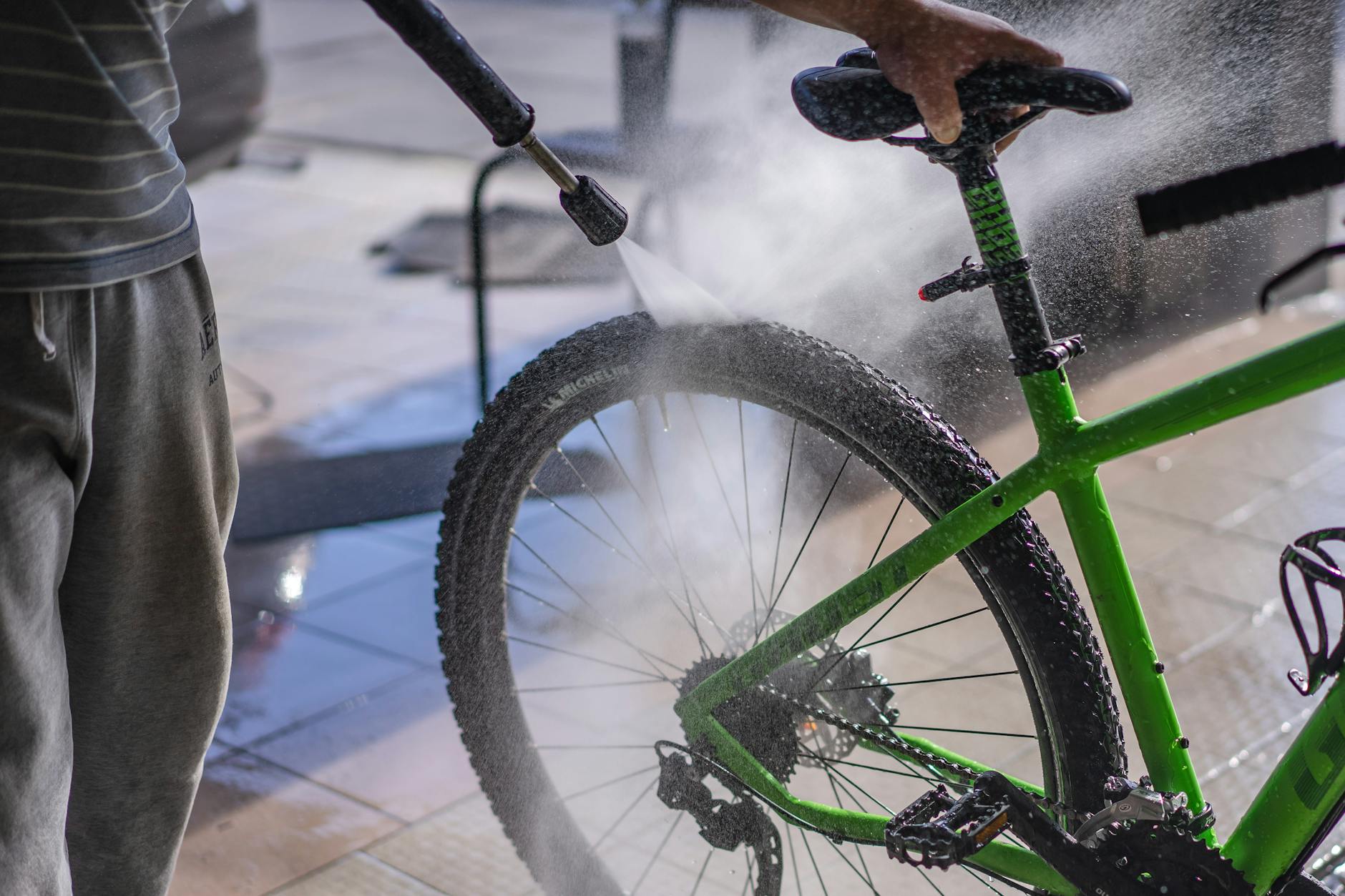 Nettoyer sa chaîne vélo : pourquoi ça change tout sur la route — entretien chaîne de vélo propre