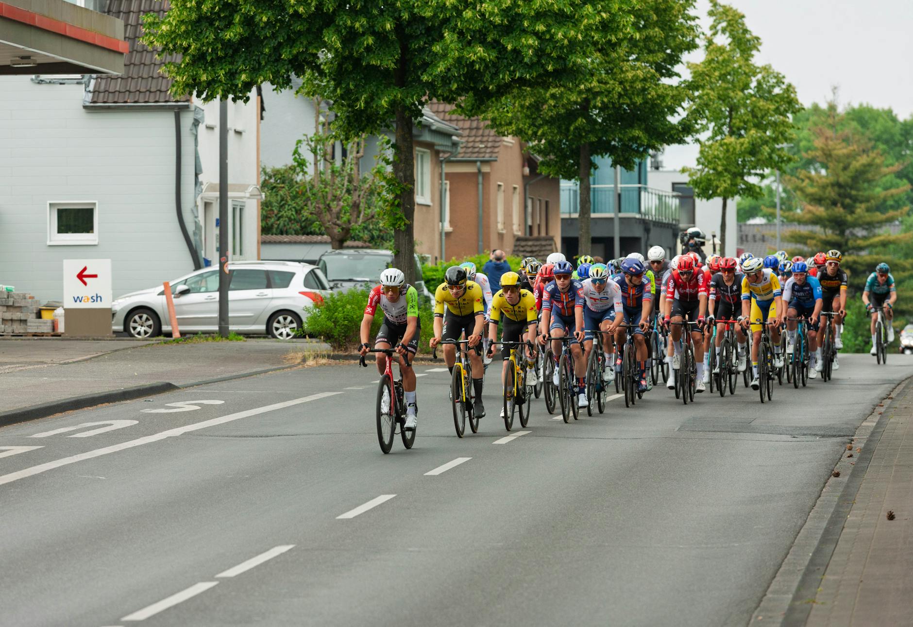 Paris-Roubaix 2026 : un parcours taillé pour les costauds et les têtes brûlées — cyclistes sur route pavée