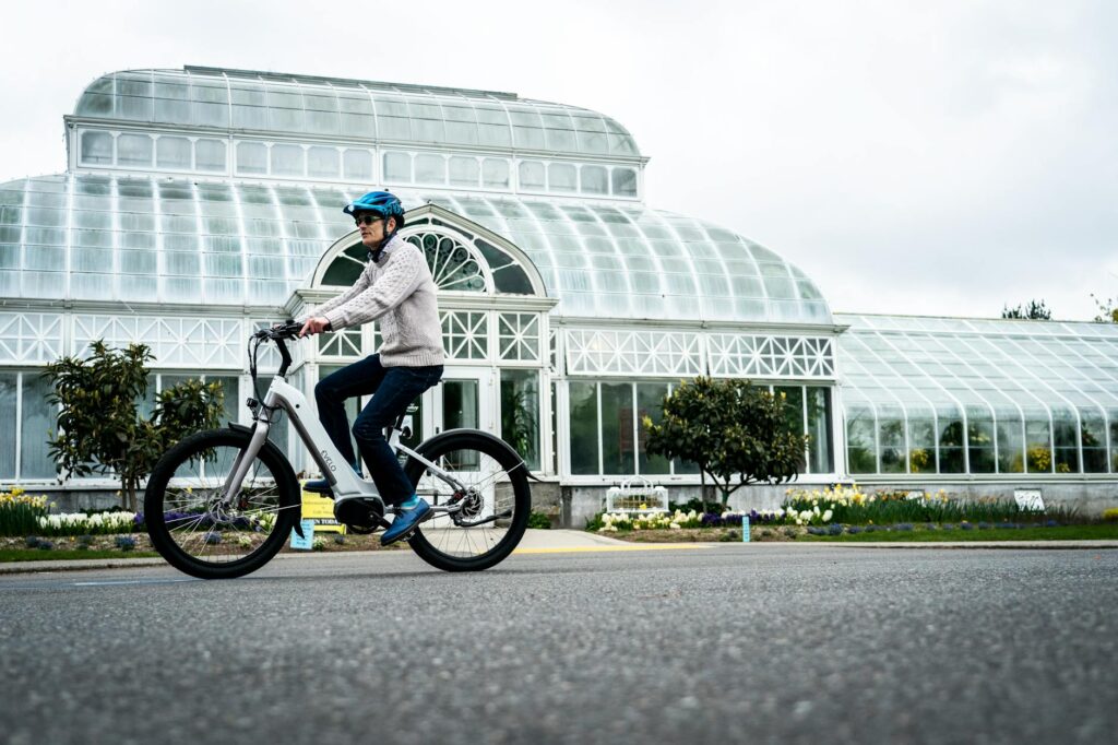 Prime vélo électrique comment en — vélo électrique dans une rue urbaine