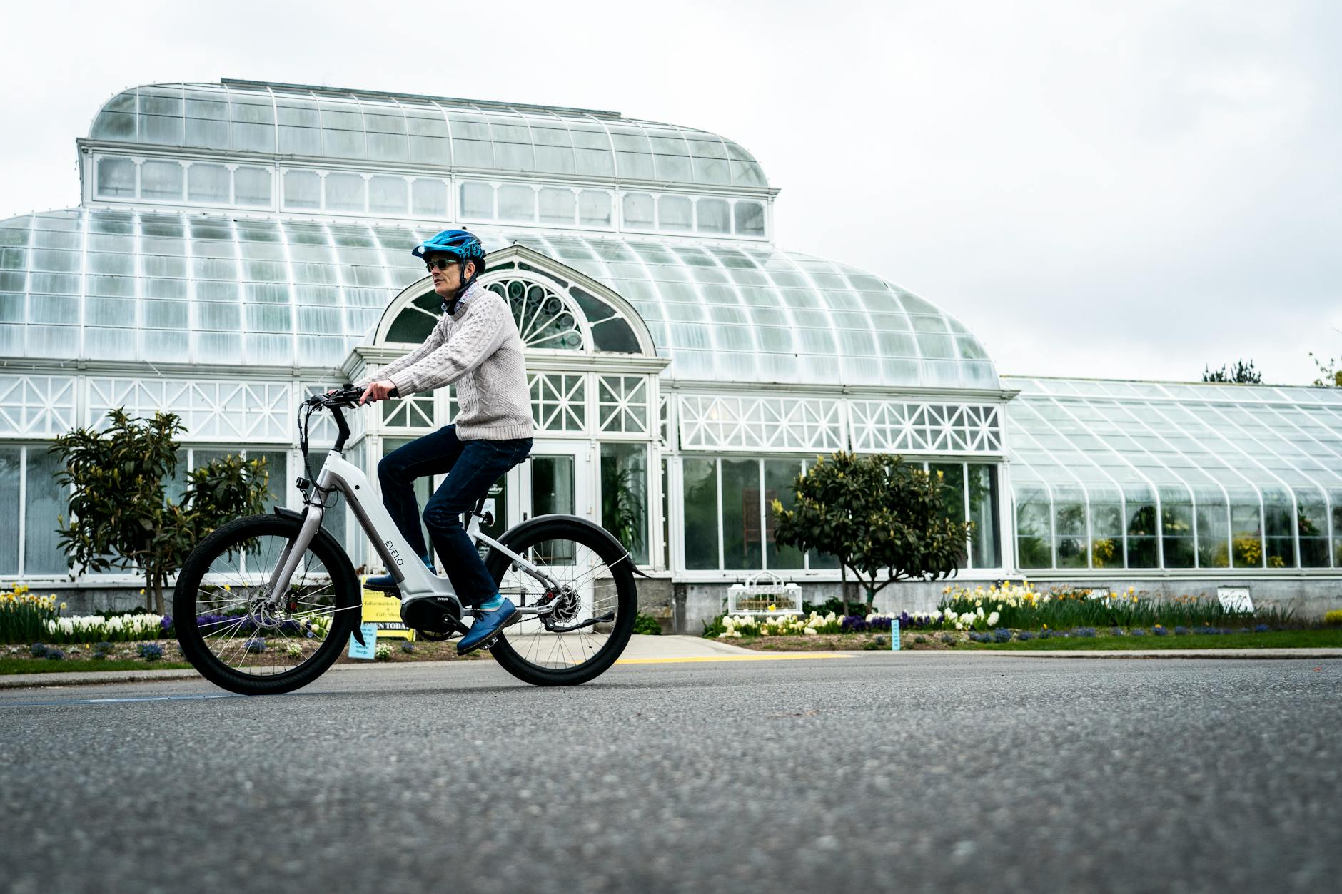 Prime vélo électrique comment en — vélo électrique dans une rue urbaine