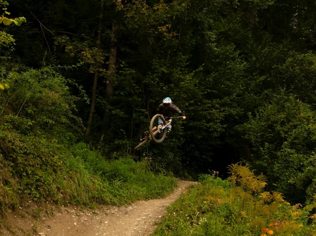 Rockrider VTT la gamme Decathlon — vélo de montagne sur sentier