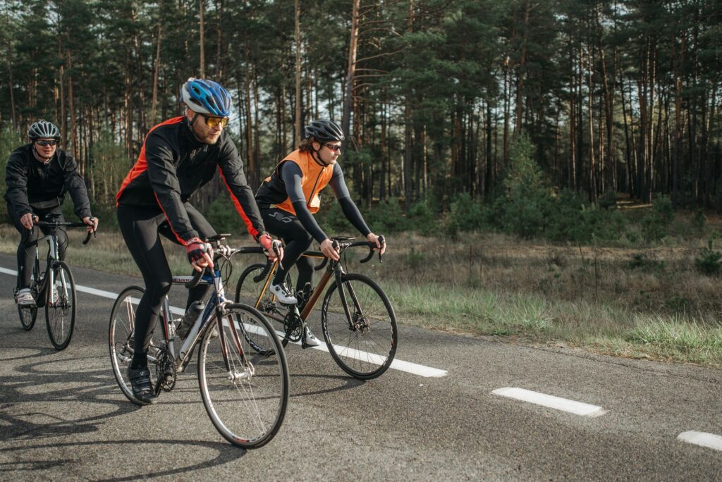 Velo Presse Collection résultats, classements — coureurs cyclistes sur route de campagne