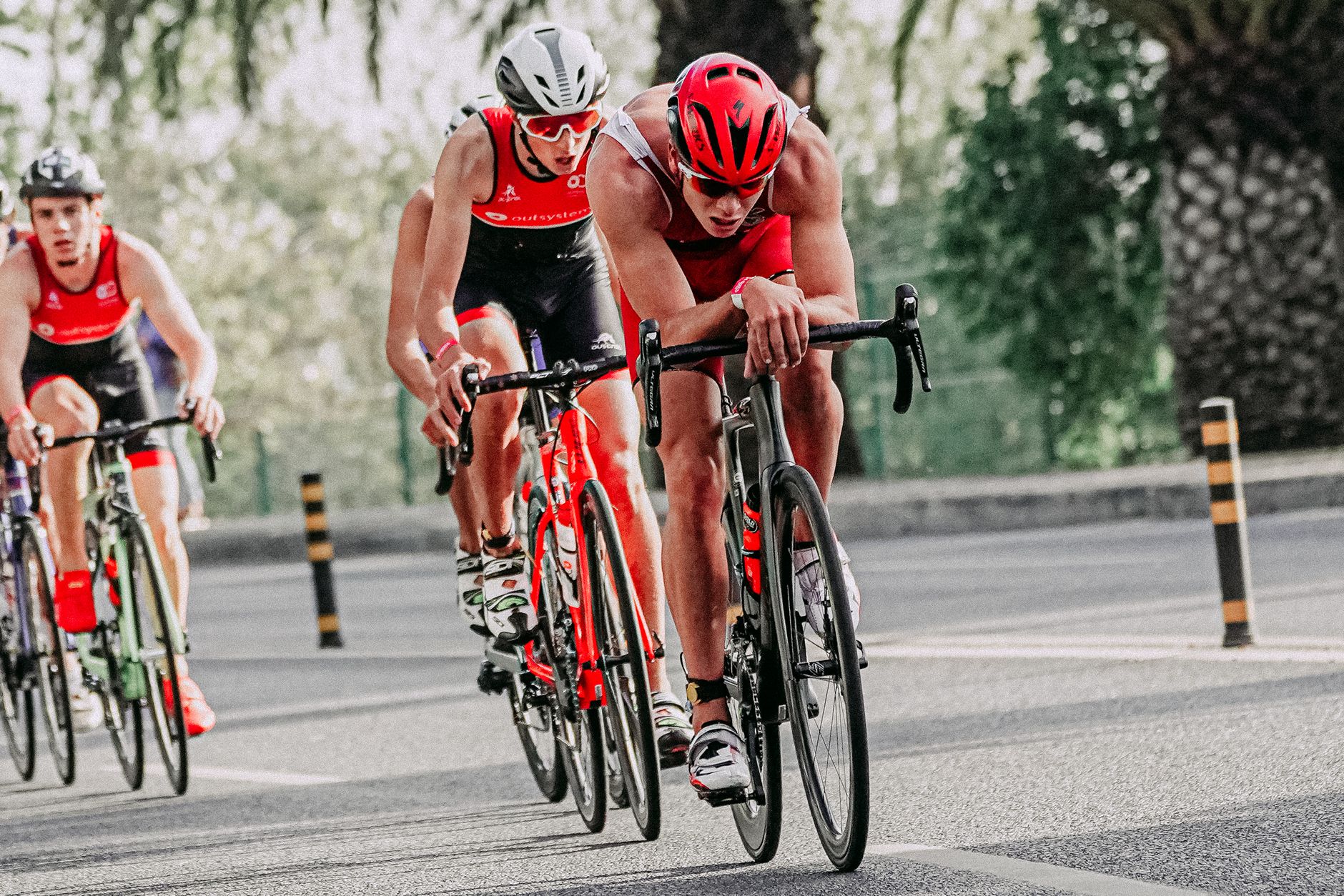 Velopressecollection et les classements route en direct dans le Grand Ouest — cycliste en course sur route