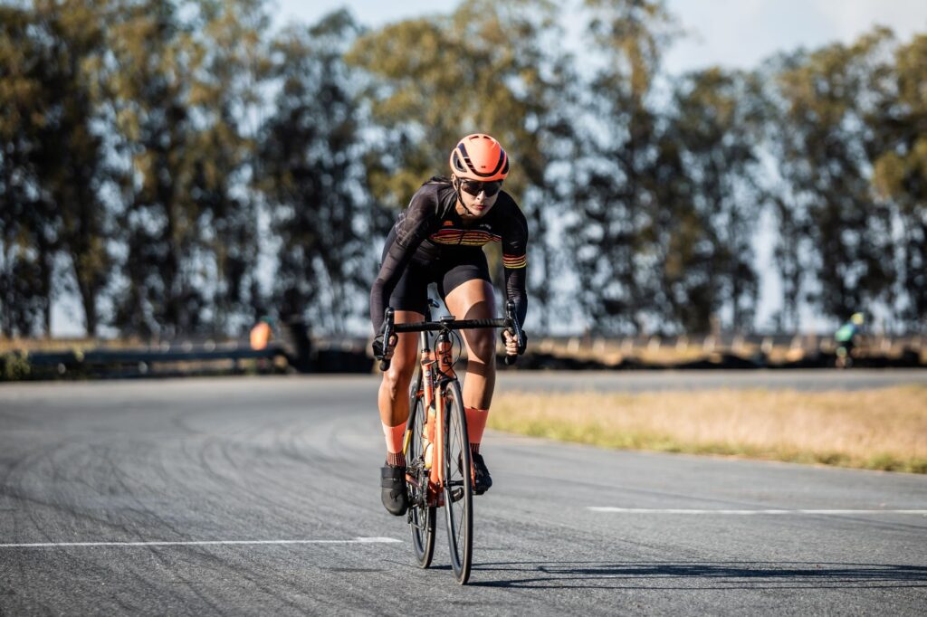 Velopressecollection, classements route, piste et — cycliste en course sur route
